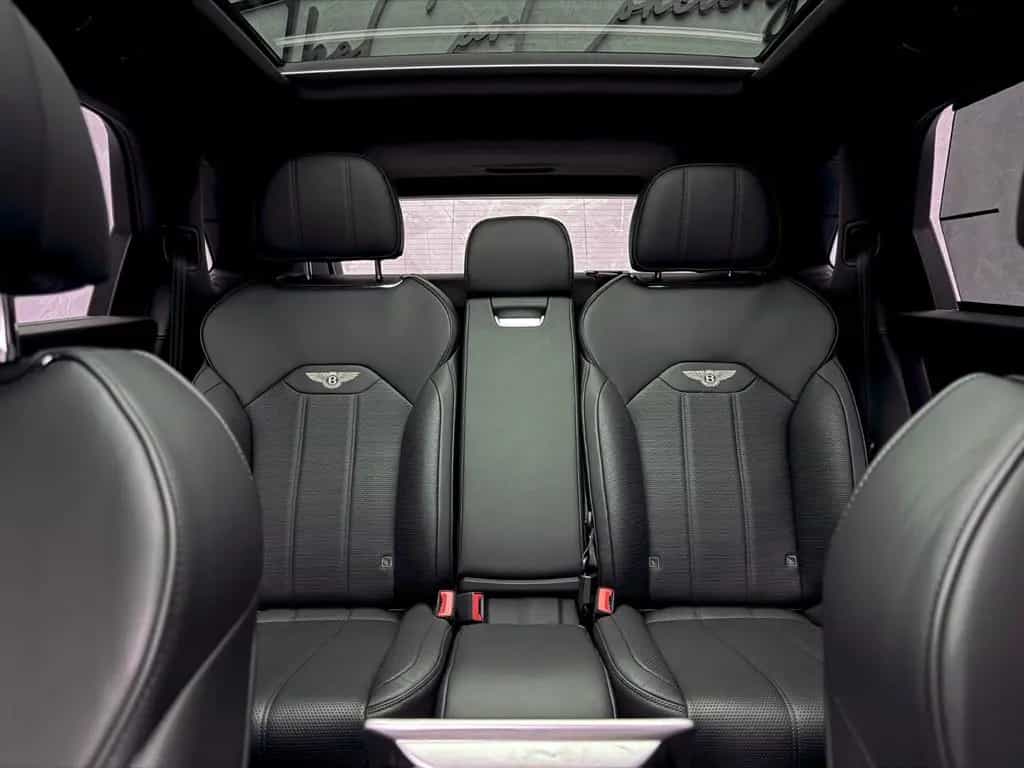 Bentley Bentayga V8 EWB BLACKLINE PANO NAIM 22" FULL PPF 01/2024-photo-40
