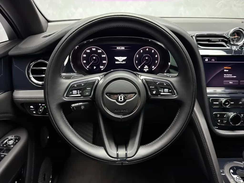 Bentley Bentayga V8 EWB BLACKLINE PANO NAIM 22" FULL PPF 01/2024-photo-42