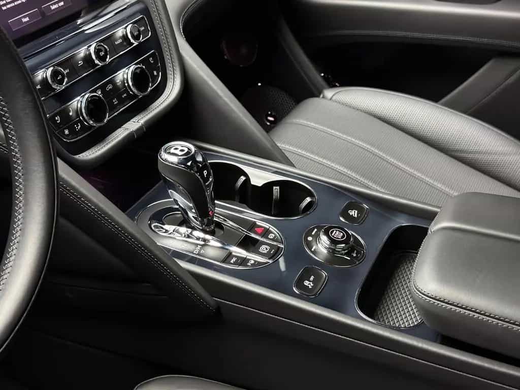 Bentley Bentayga V8 EWB BLACKLINE PANO NAIM 22" FULL PPF 01/2024-photo-6