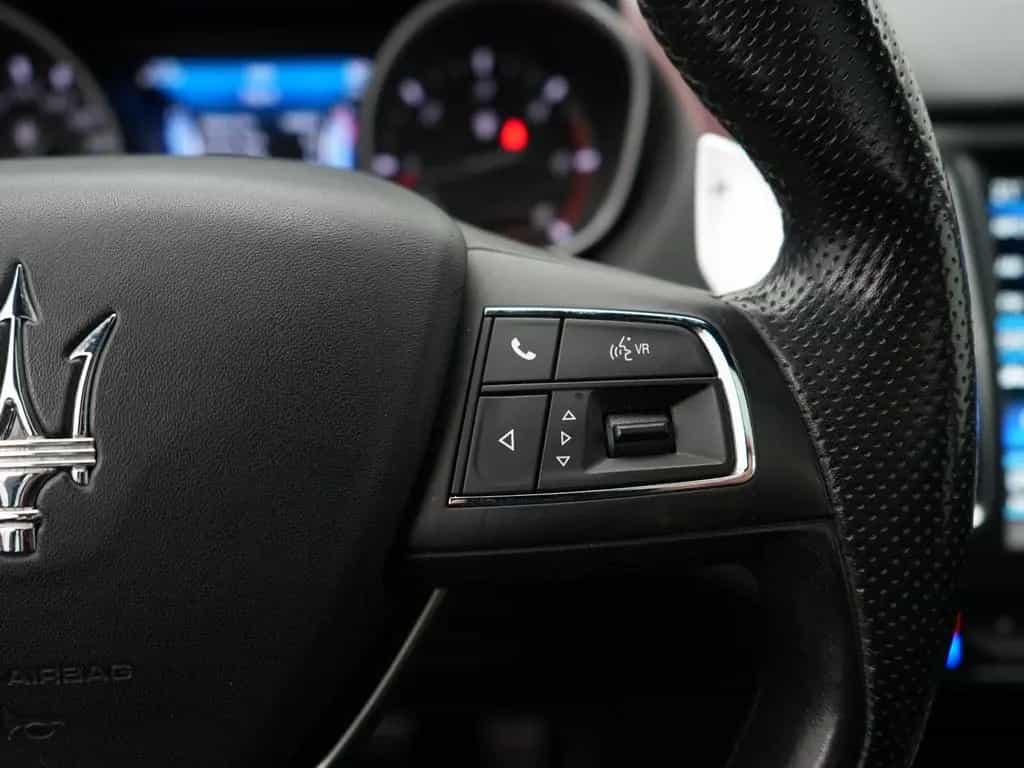 Maserati Levante AWD,PANO,LUFT,MEMO,H&K,NAVI,AHK,BIXENON 01/2017-photo-11