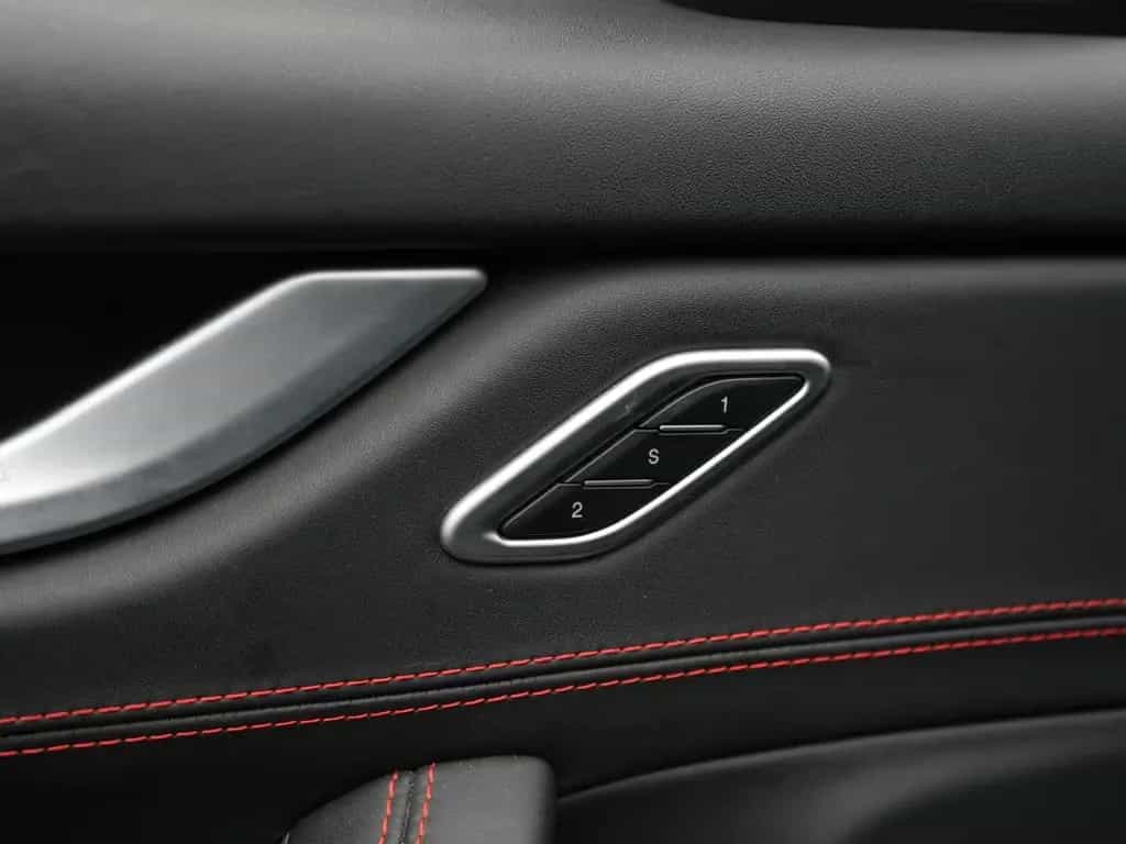 Maserati Levante AWD,PANO,LUFT,MEMO,H&K,NAVI,AHK,BIXENON 01/2017-photo-27