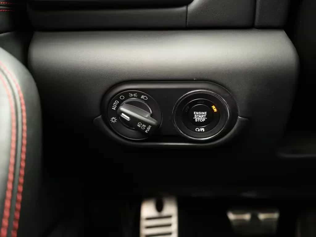 Maserati Levante AWD,PANO,LUFT,MEMO,H&K,NAVI,AHK,BIXENON 01/2017-photo-28