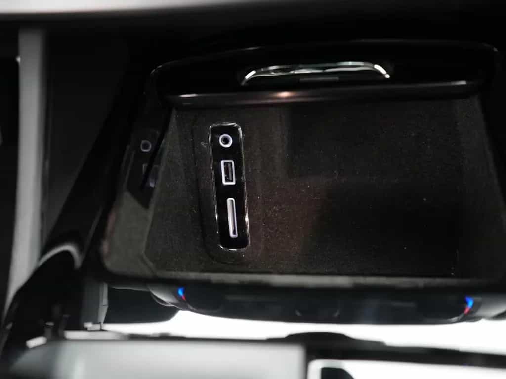 Maserati Levante AWD,PANO,LUFT,MEMO,H&K,NAVI,AHK,BIXENON 01/2017-photo-31