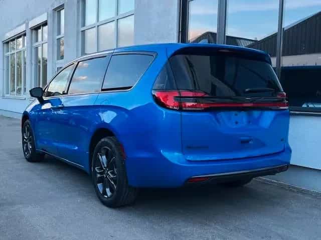 Chrysler Pacifica 100th Anniversary 3.6l AWD null-photo-3