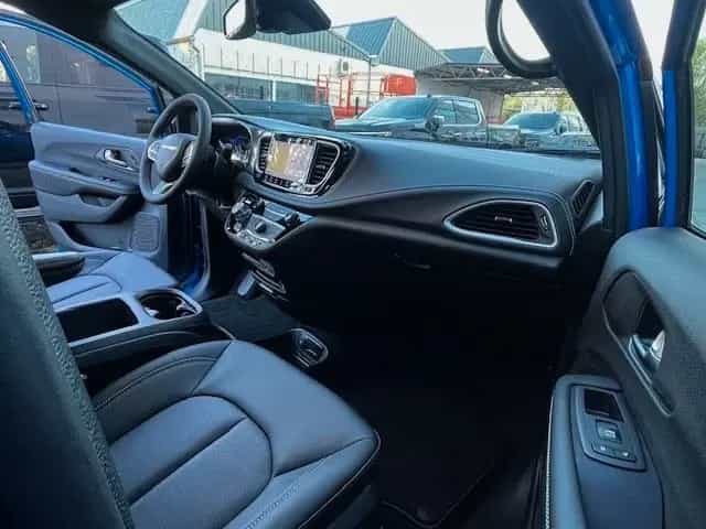Chrysler Pacifica 100th Anniversary 3.6l AWD null-photo-8