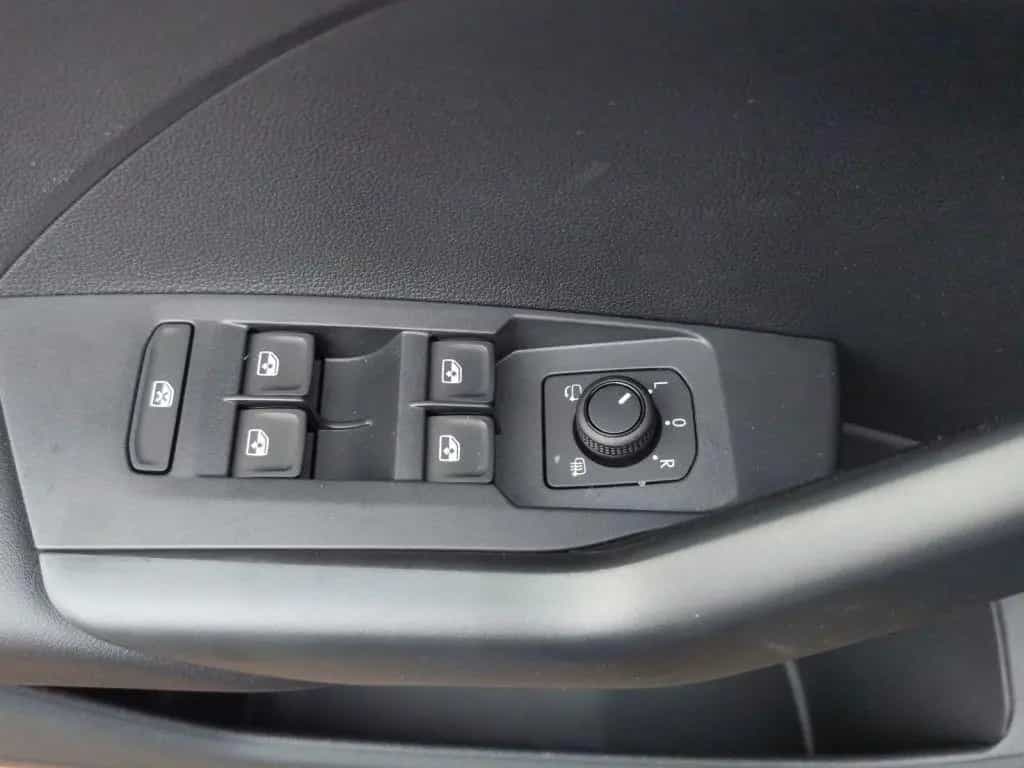Volkswagen T-Cross 1.0 TSI DSG AHK Navi-Smart 10/2025-photo-9