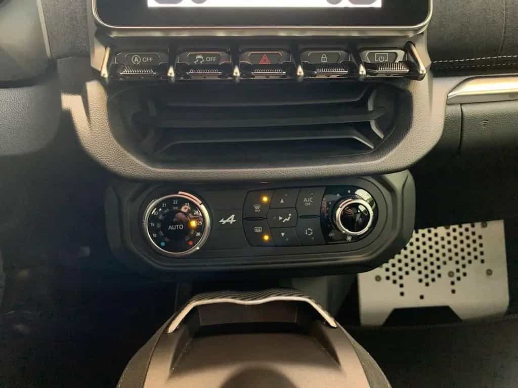 Alpine A110 R Turini KAMERA+CARBON+NAVI+KLIMA+SPORT+DAB 12/2025-photo-17