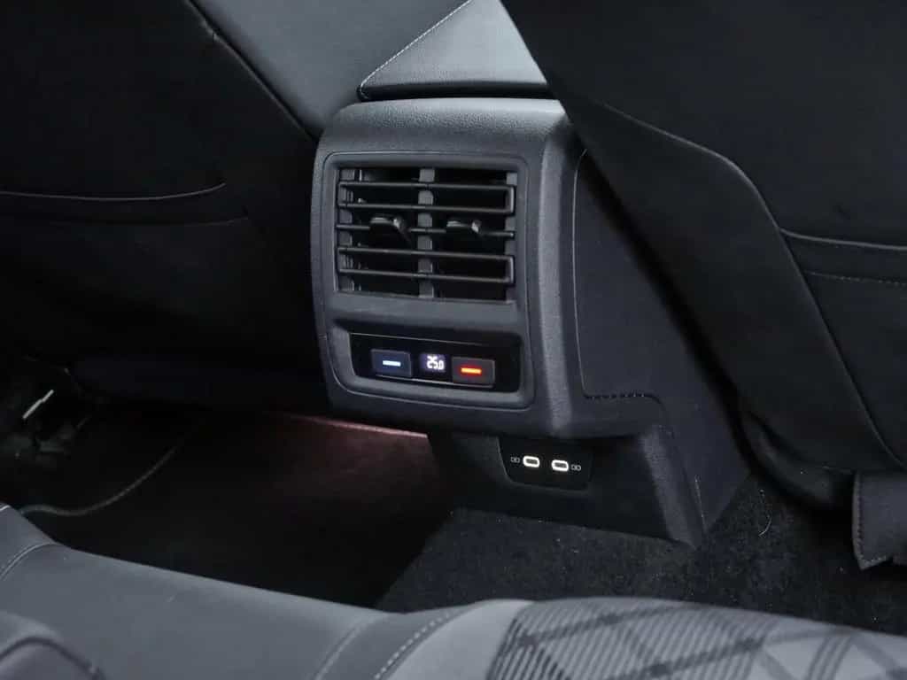 Volkswagen Golf R-Line 1.5 eTSI LED*RFK*DAB+*Navi*Digital 11/2021-photo-16