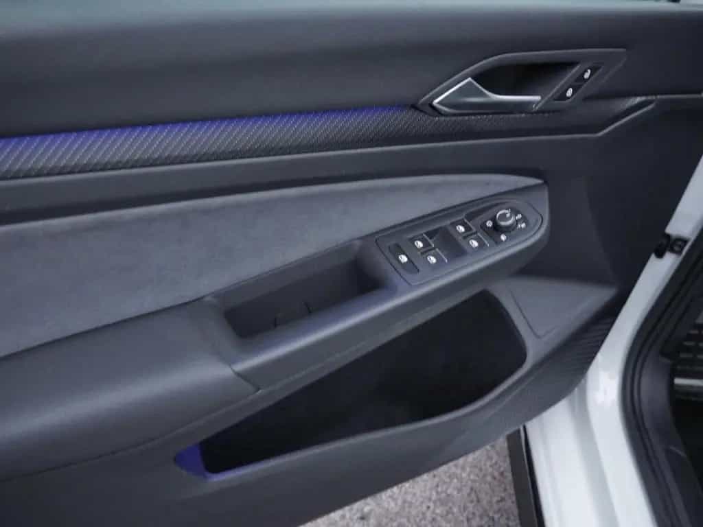 Volkswagen Golf R-Line 1.5 eTSI LED*RFK*DAB+*Navi*Digital 11/2021-photo-19