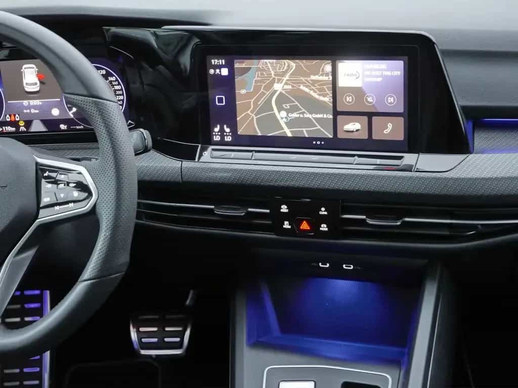 Volkswagen Golf R-Line 1.5 eTSI LED*RFK*DAB+*Navi*Digital 11/2021-photo-5