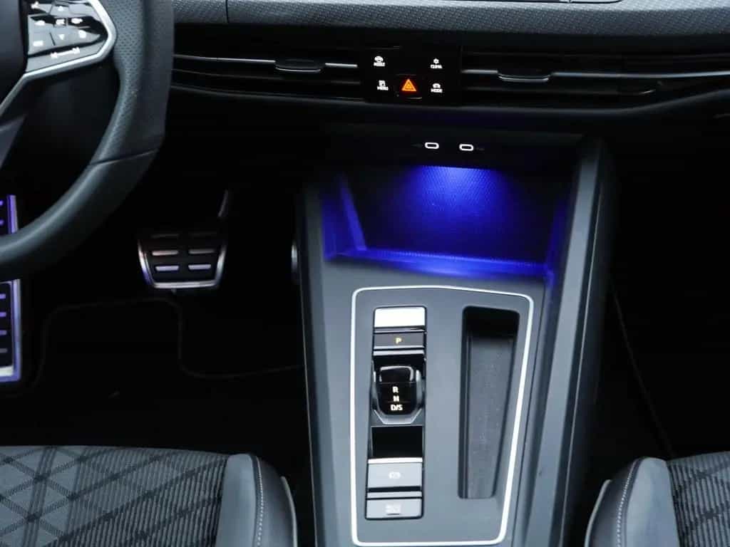 Volkswagen Golf R-Line 1.5 eTSI LED*RFK*DAB+*Navi*Digital 11/2021-photo-6