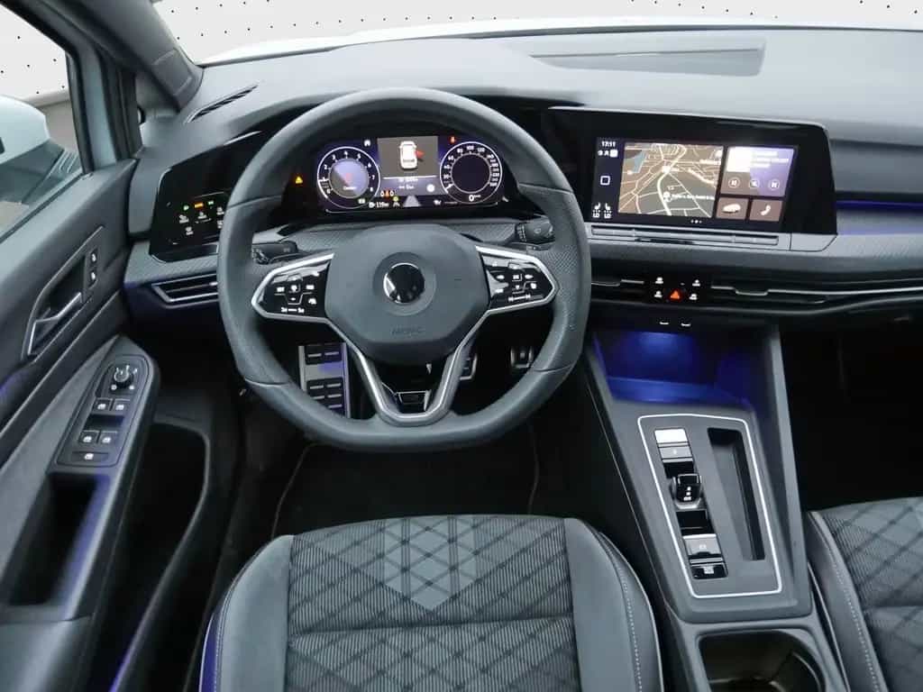 Volkswagen Golf R-Line 1.5 eTSI LED*RFK*DAB+*Navi*Digital 11/2021-photo-7