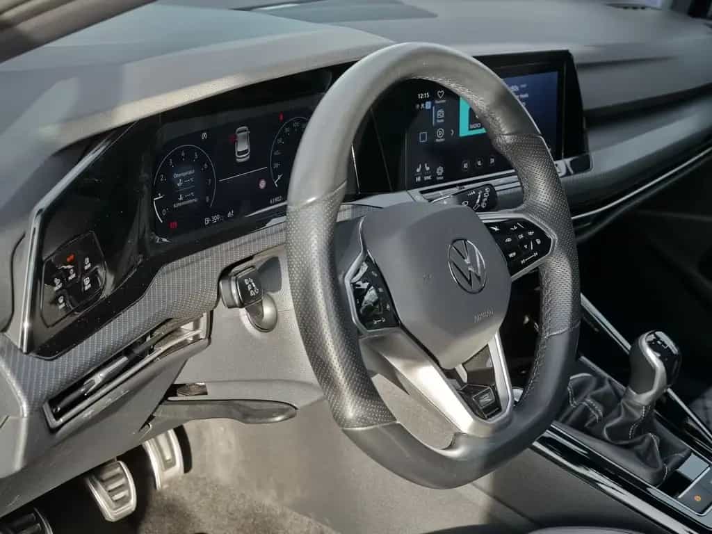 Volkswagen Golf 1.5 TSI R-Line RFK*AHK*Digital*Pano*H&K 09/2023-photo-17