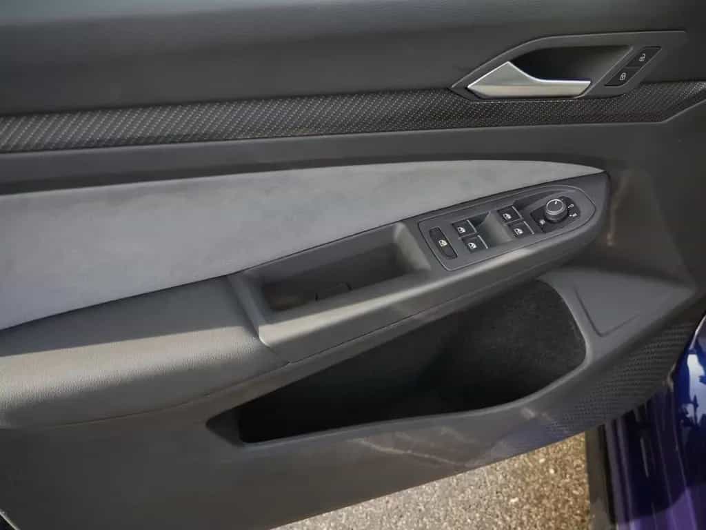 Volkswagen Golf 1.5 TSI R-Line RFK*AHK*Digital*Pano*H&K 09/2023-photo-19
