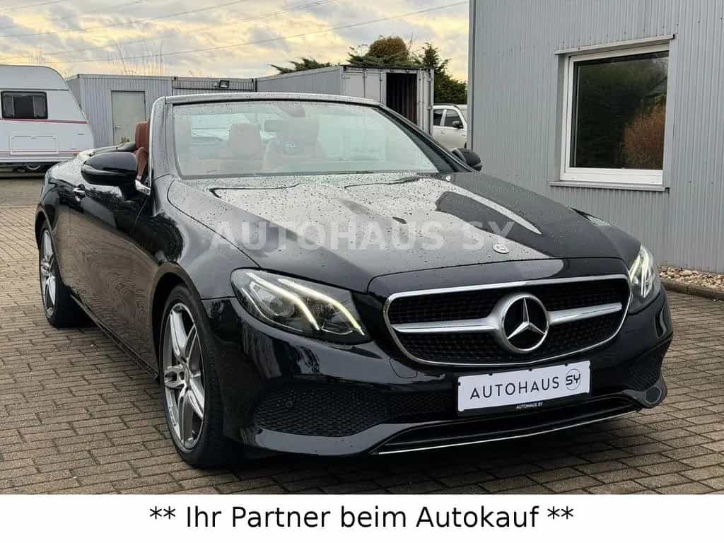 Mercedes-Benz E-Class 200 Cabrio*NAVI-LEDER BRAUN-19 ZOLL AMG-KAMERA 10/2017-photo-3