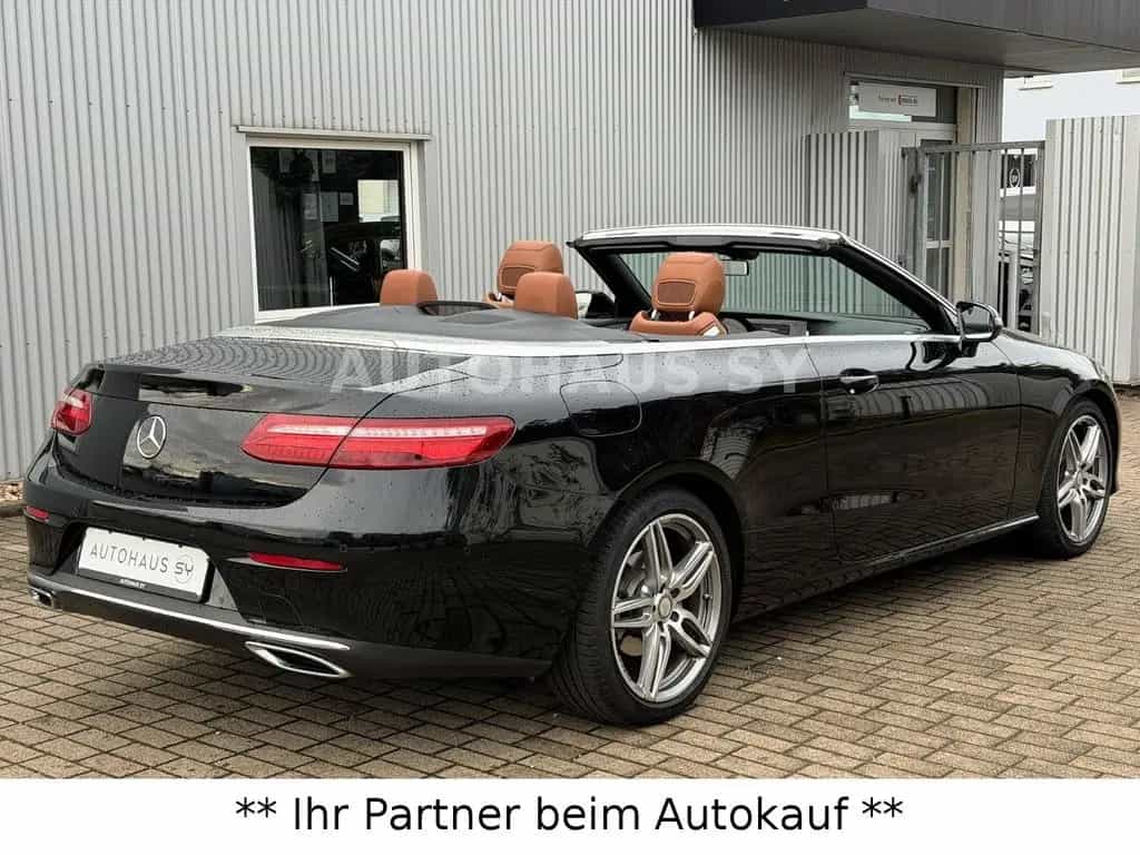 Mercedes-Benz E-Class 200 Cabrio*NAVI-LEDER BRAUN-19 ZOLL AMG-KAMERA 10/2017-photo-4