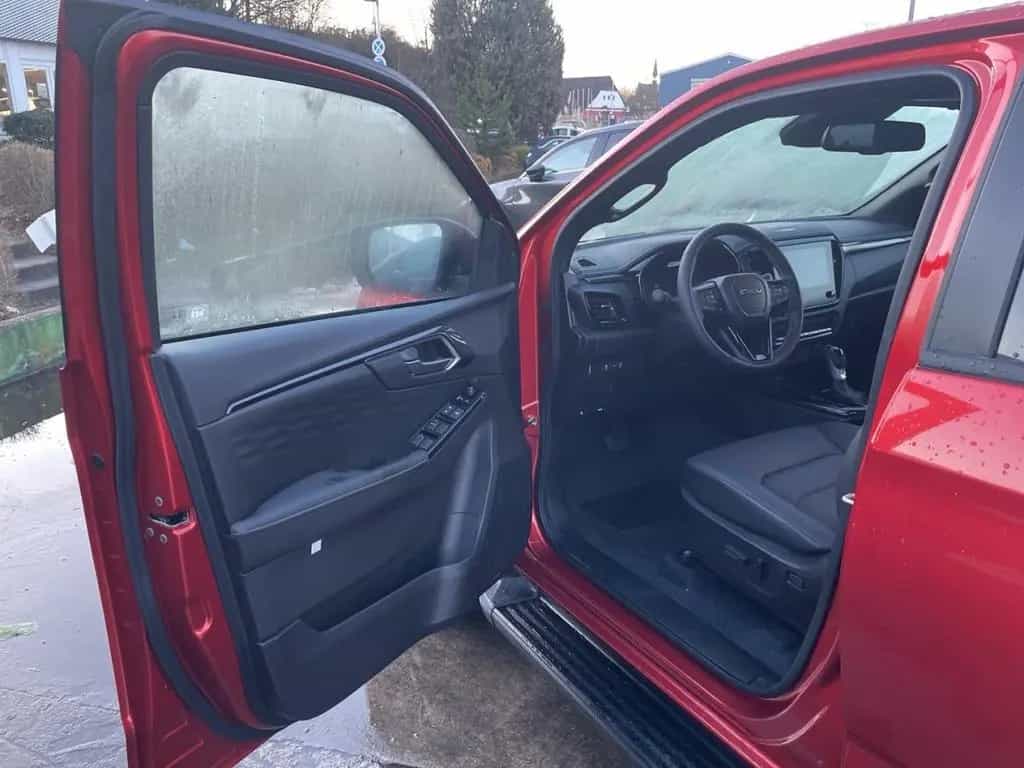 Isuzu D-Max Double Cab 1.9 163PS 4WD AT V-Cross 03/2026-photo-15
