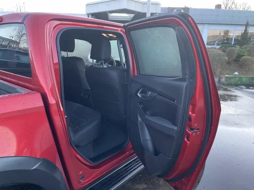 Isuzu D-Max Double Cab 1.9 163PS 4WD AT V-Cross 03/2026-photo-17