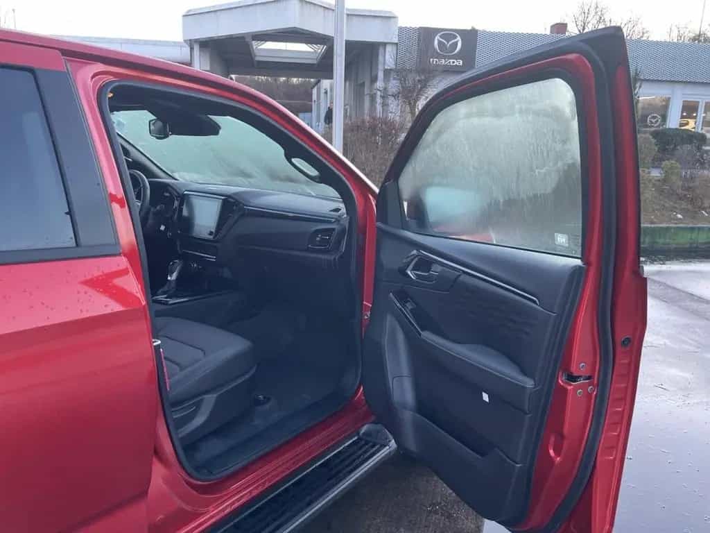 Isuzu D-Max Double Cab 1.9 163PS 4WD AT V-Cross 03/2026-photo-18