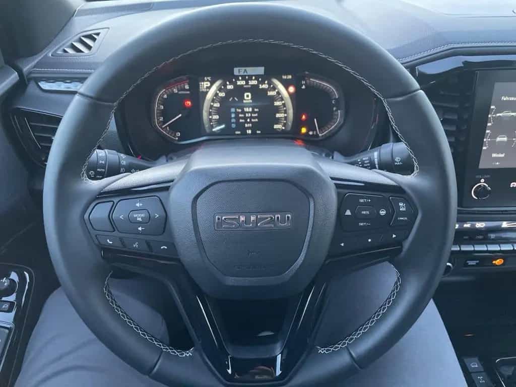 Isuzu D-Max Double Cab 1.9 163PS 4WD AT V-Cross 03/2026-photo-7
