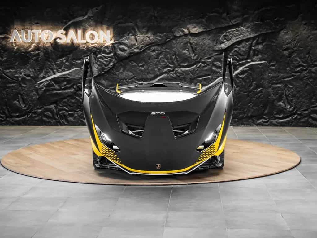 Lamborghini Huracán STO 03/2023-photo-15
