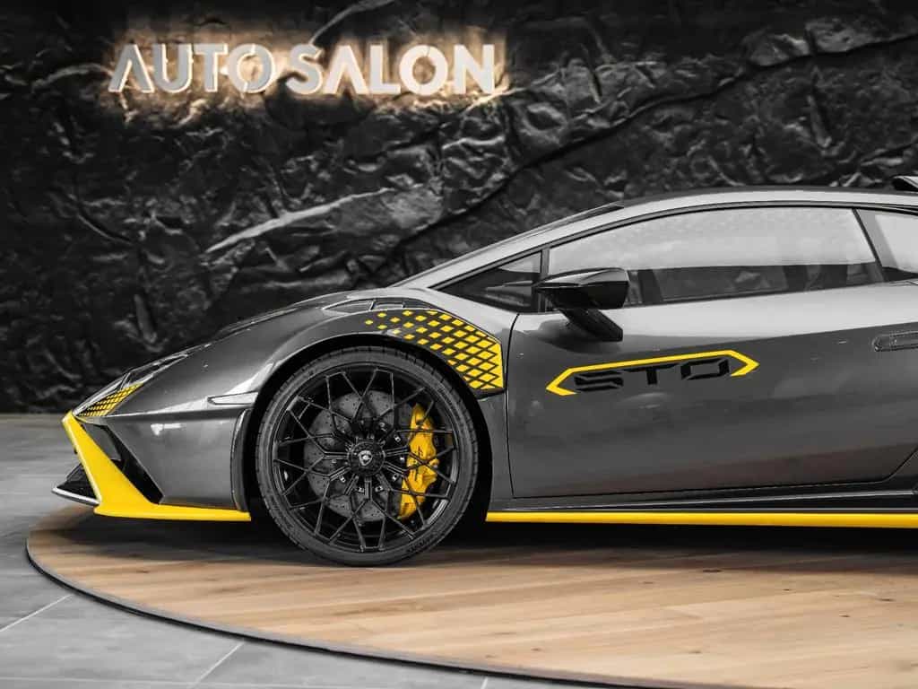 Lamborghini Huracán STO 03/2023-photo-17