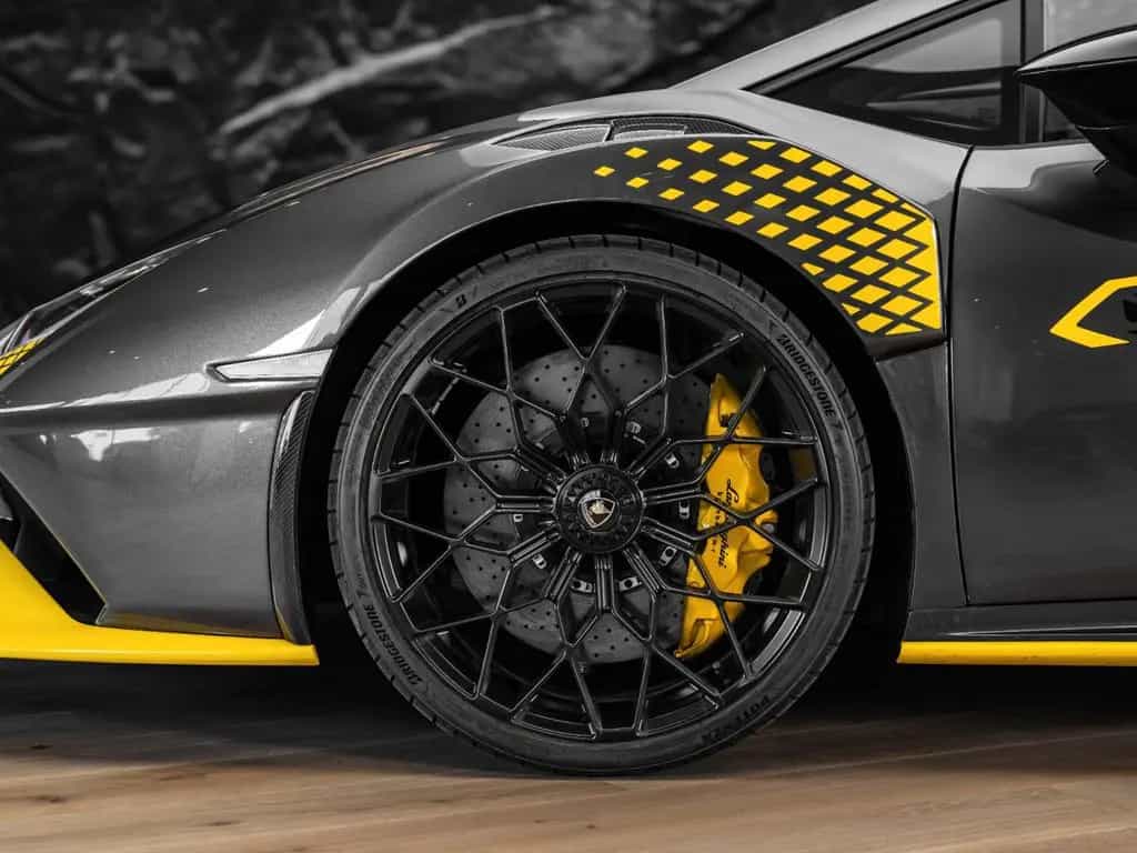 Lamborghini Huracán STO 03/2023-photo-18