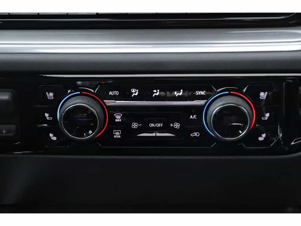 Chevrolet Silverado 1500 / HIGH COUNTRY / 6,2L / V8 null-photo-22