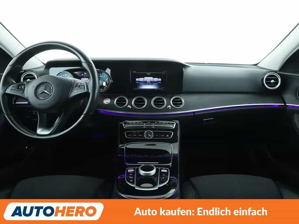 Mercedes-Benz E-Class 200 T Avantgarde Aut.*NAVI*PDC*SHZ* 04/2017-photo-11