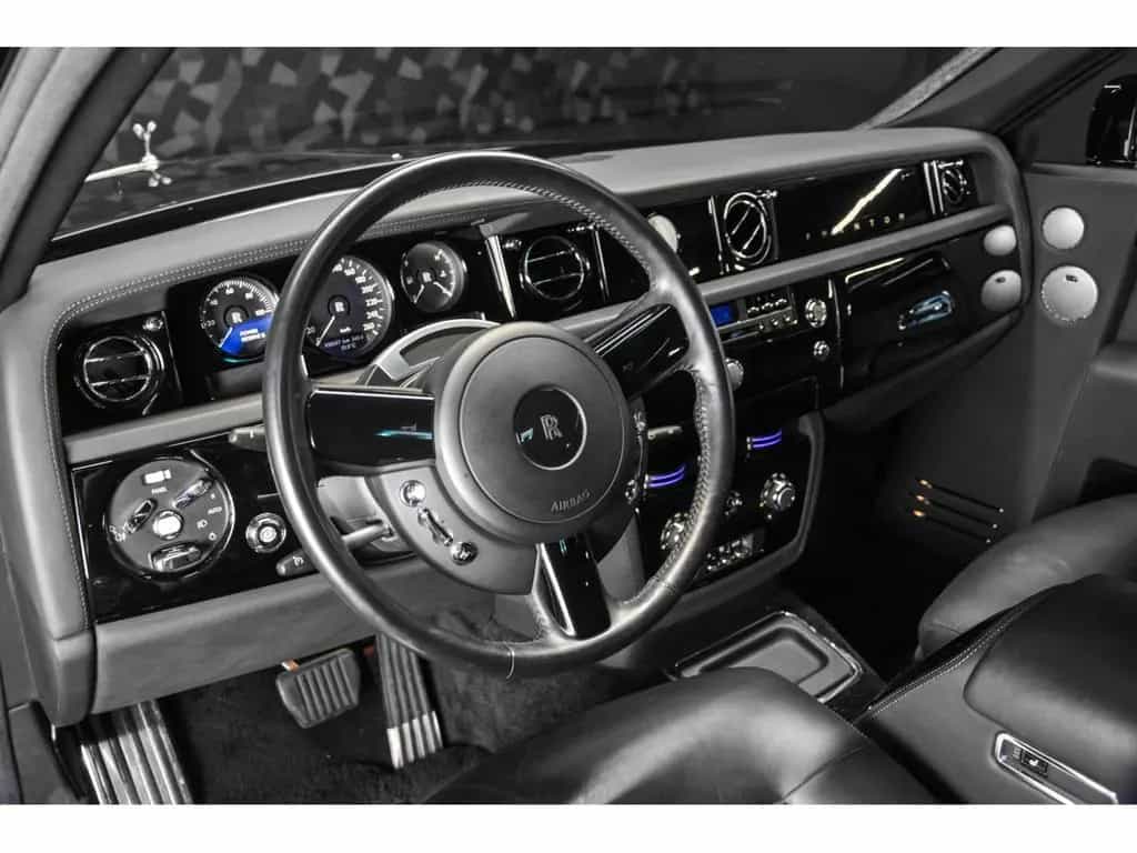 Rolls-Royce Phantom 6.75 V12 06/2006-photo-12