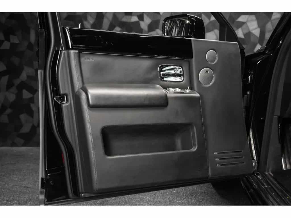 Rolls-Royce Phantom 6.75 V12 06/2006-photo-22