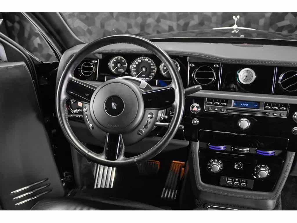 Rolls-Royce Phantom 6.75 V12 06/2006-photo-8