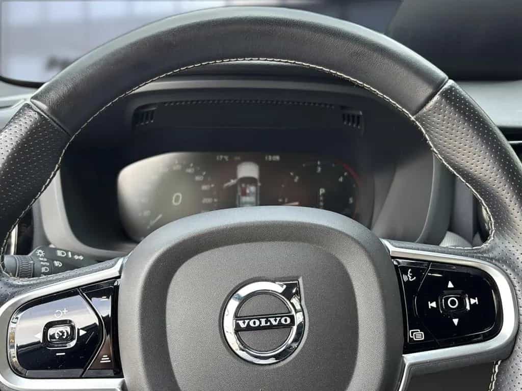 Volvo XC60 XC 60 R Design 2WD Bluetooth Navi LED Klima 12/2018-photo-11