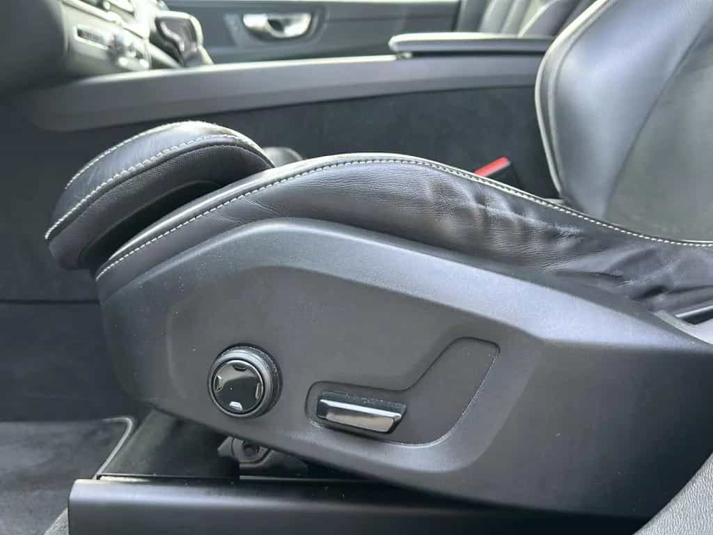 Volvo XC60 XC 60 R Design 2WD Bluetooth Navi LED Klima 12/2018-photo-24