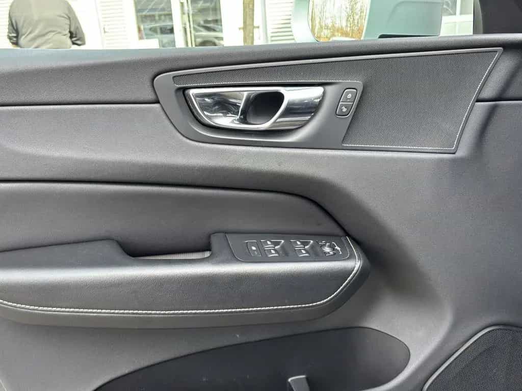 Volvo XC60 XC 60 R Design 2WD Bluetooth Navi LED Klima 12/2018-photo-8