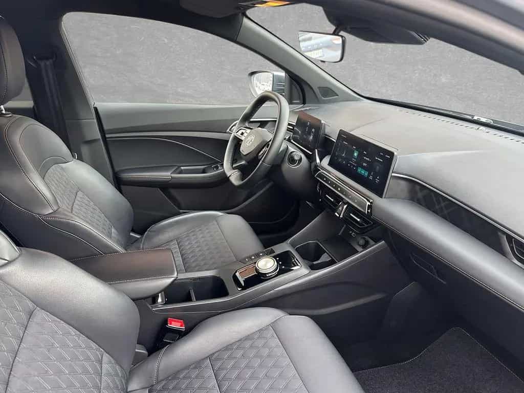 MG MG3 Hybrid+ Luxury / 360°Kamera / Sitzheizung / 11/2024-photo-2