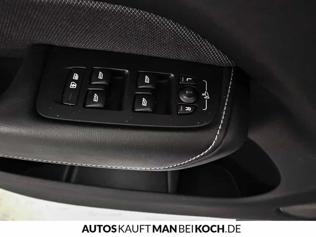 Volvo XC60 B4 D Plus Dark ACC BLIS PANO STDHz AHK H&K! 10/2023-photo-20