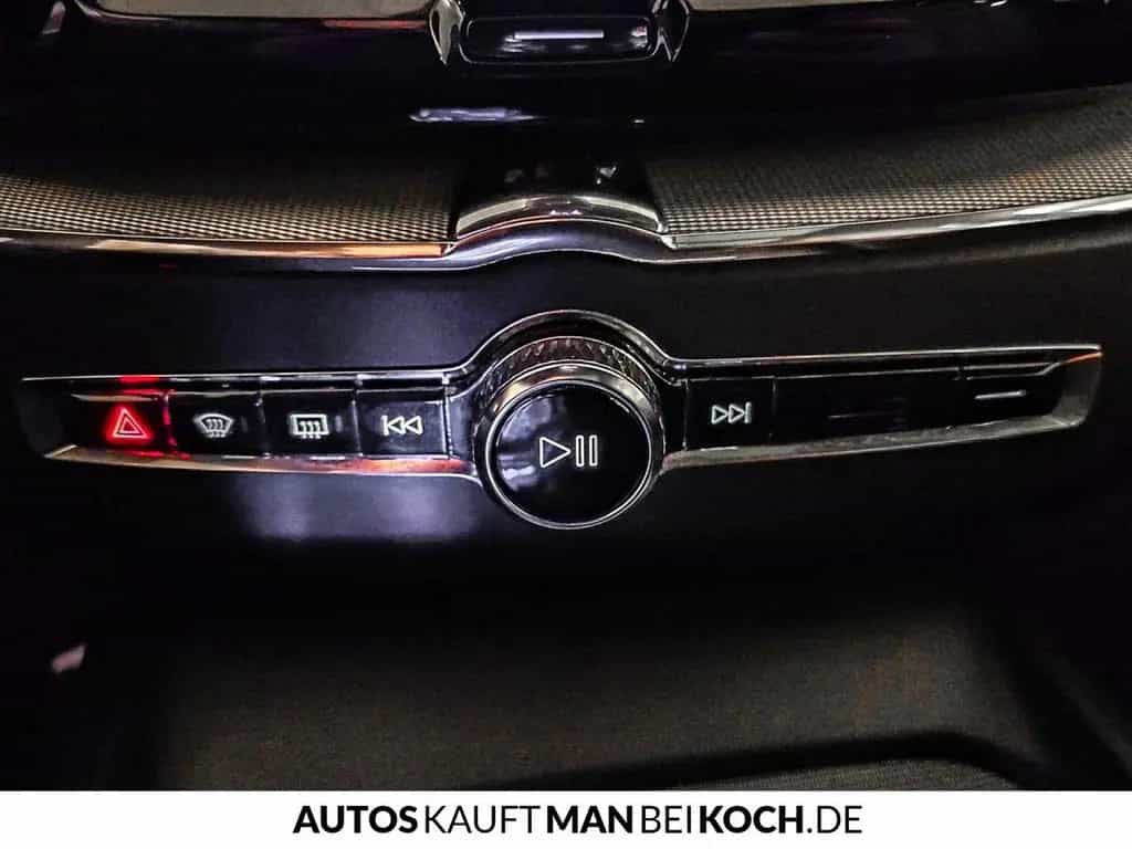 Volvo XC60 B4 D Plus Dark ACC BLIS PANO STDHz AHK H&K! 10/2023-photo-31