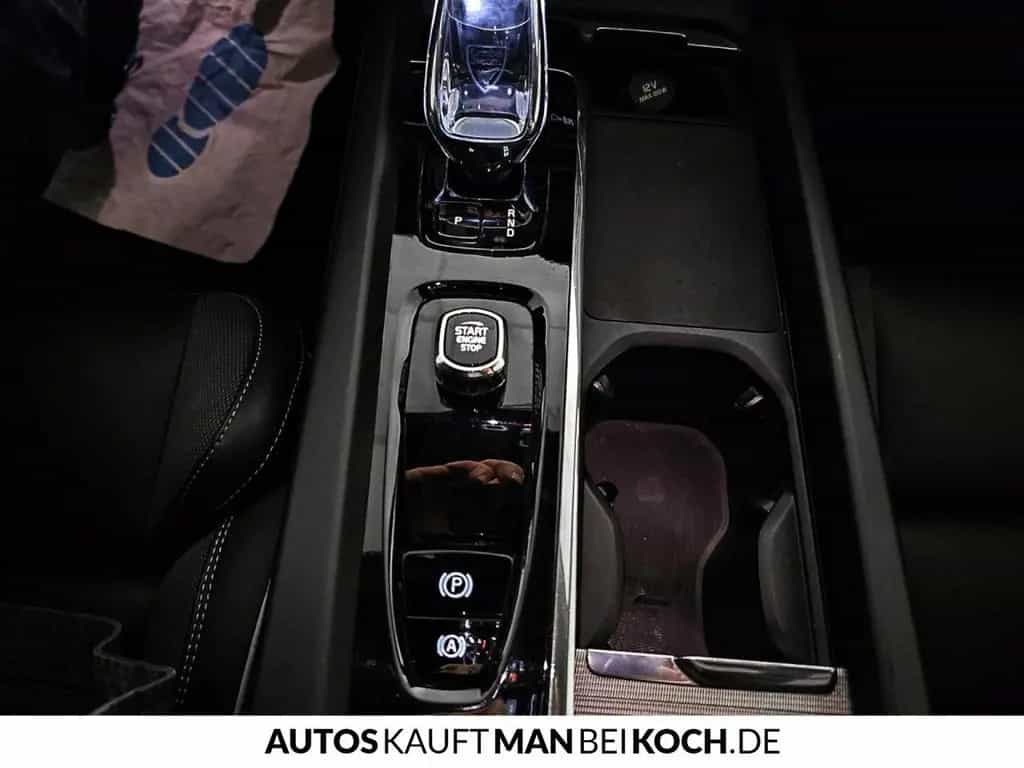 Volvo XC60 B4 D Plus Dark ACC BLIS PANO STDHz AHK H&K! 10/2023-photo-32