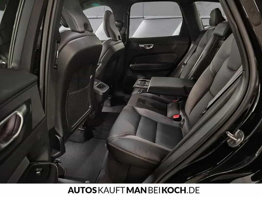 Volvo XC60 B4 D Plus Dark ACC BLIS PANO STDHz AHK H&K! 10/2023-photo-7