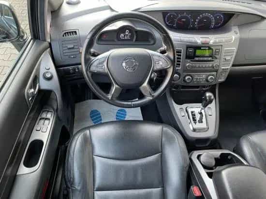 Ssangyong Rodius 2,2 e-XDI Turismo MY18 2WD Shz # 7-SITZE 05/2018-photo-3