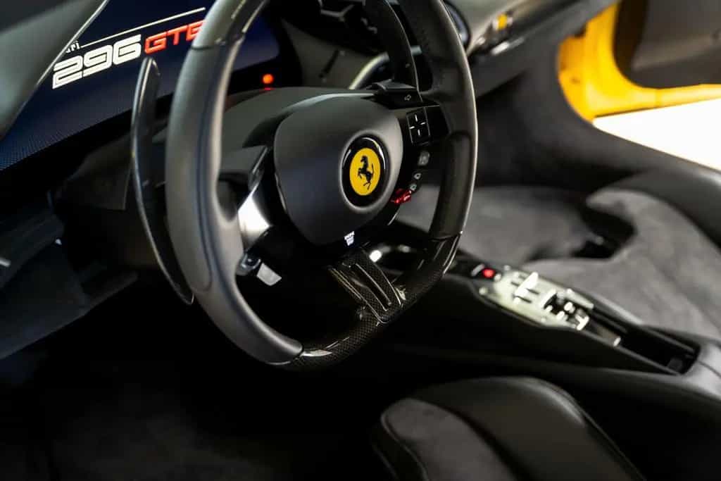 Ferrari 296 GTB Giallo Triplo Strato, Carbon, Apple CarP 03/2023-photo-10