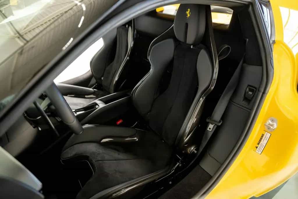 Ferrari 296 GTB Giallo Triplo Strato, Carbon, Apple CarP 03/2023-photo-12