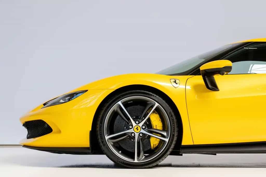 Ferrari 296 GTB Giallo Triplo Strato, Carbon, Apple CarP 03/2023-photo-3
