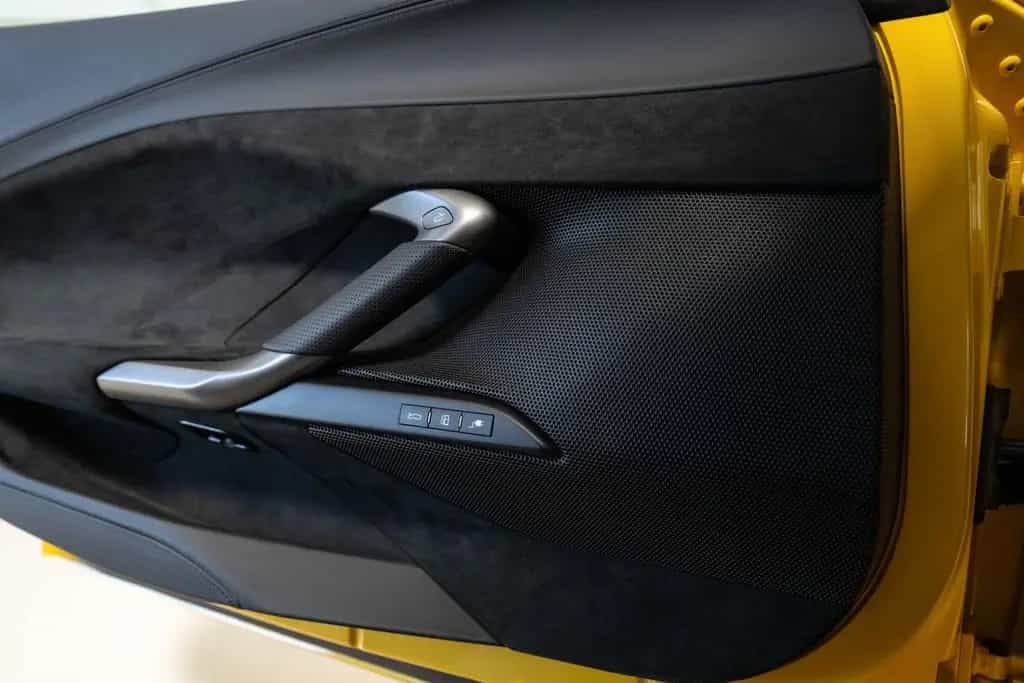 Ferrari 296 GTB Giallo Triplo Strato, Carbon, Apple CarP 03/2023-photo-8