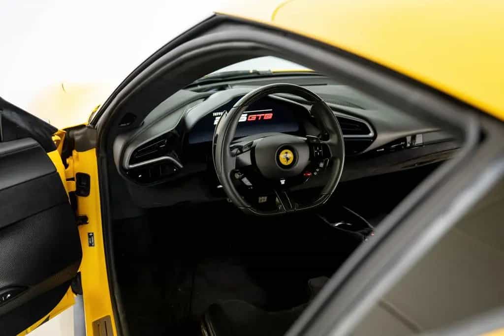 Ferrari 296 GTB Giallo Triplo Strato, Carbon, Apple CarP 03/2023-photo-9