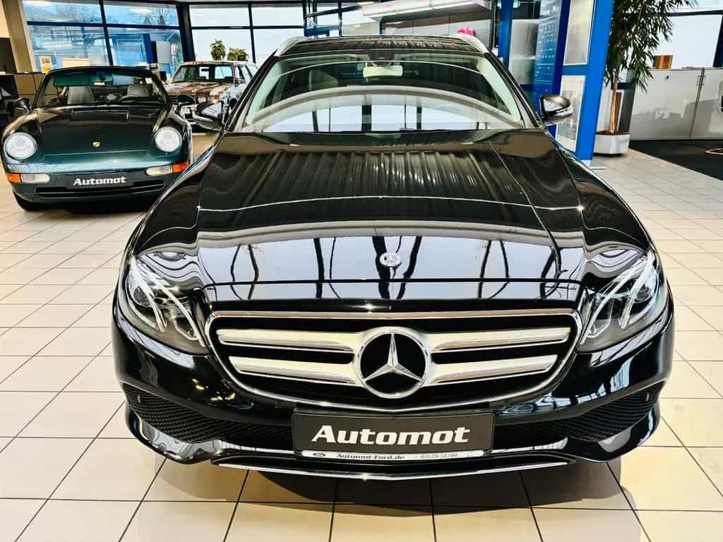 Mercedes-Benz E 200 T Avantgarde*LED*Navi*SHZ*Park-Assistent 05/2018-photo-1