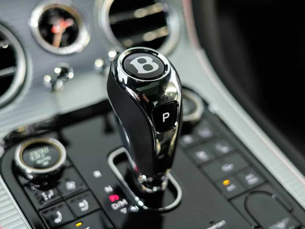 Bentley Continental GT Azure V8 Hybrid null-photo-18