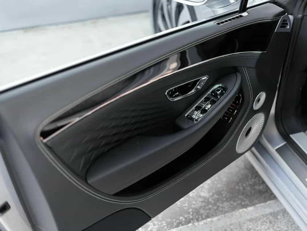 Bentley Continental GT Azure V8 Hybrid null-photo-24
