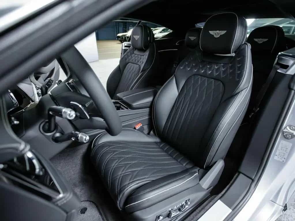 Bentley Continental GT Azure V8 Hybrid null-photo-28